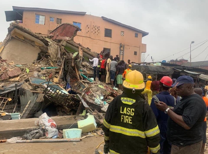 3-storey building collapes in Lagos.