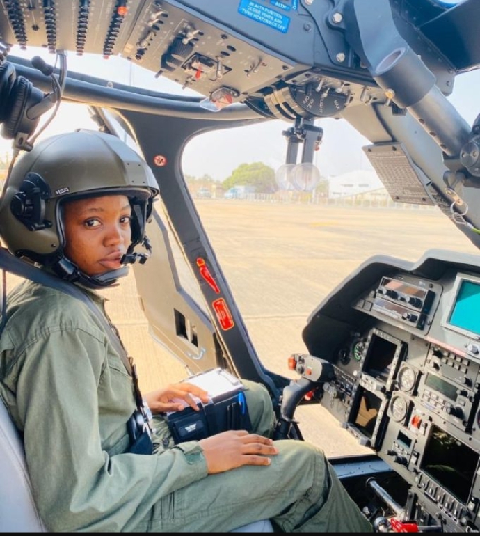 Nigeria’s First Female Helicopter Pilot Dies at 23