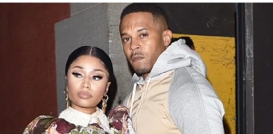 Nicki Minaj announces pregnancy.