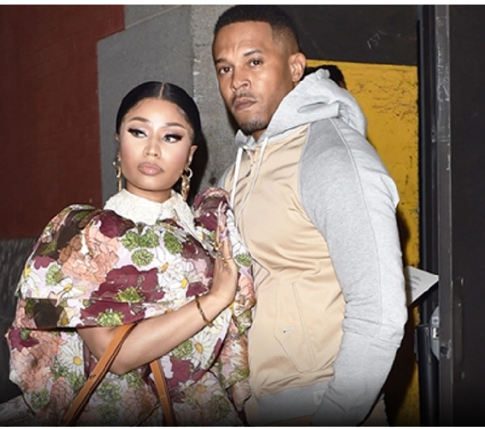 Nicki Minaj announces pregnancy.