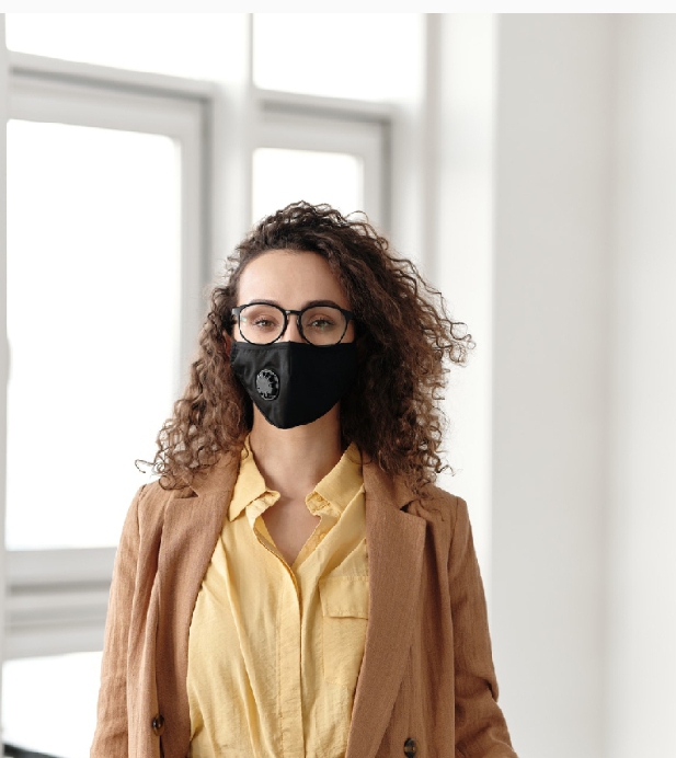 pocket friendly black face mask.